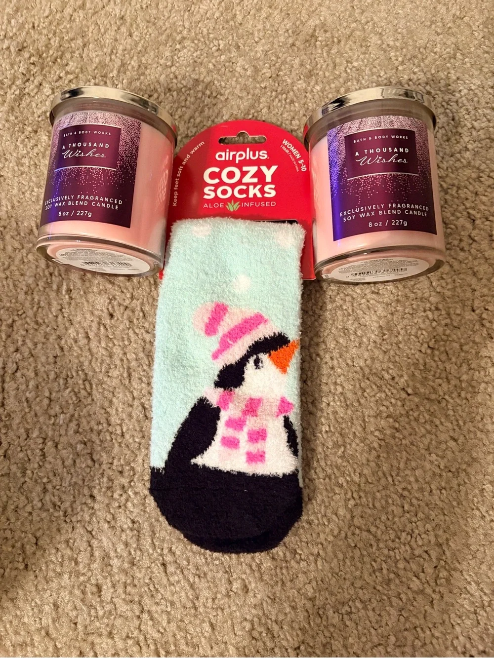 NWT 3 Pc Bath & Body Works Candle Bundle and Air Plus Cozy Aloe Infused Socks